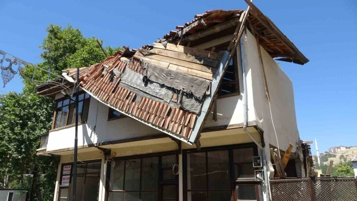 Depremin vurduğu “lezzet caddesi sessizliğe gömüldü”
