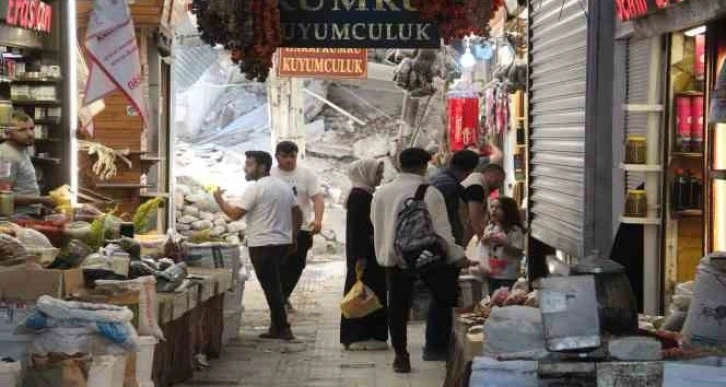 Depremin yıktığı Hatay Uzun Çarşı’da, 200 iş yeri açıldı