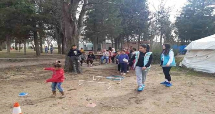 Depremzede çocuklara yönelik sinema saati ve parkur oyunları etkinliği