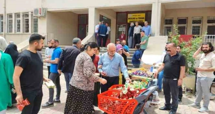 Depremzededen oy kullananlara sürpriz ikram