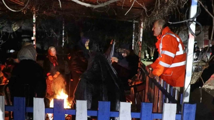 Depremzedeler için konteynır kampanyası başlatıldı
