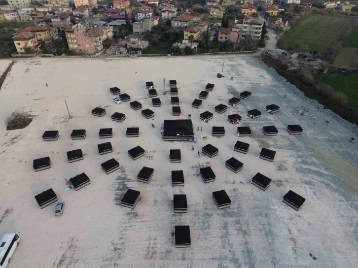 Depremzedeler için "Yörük Çadırları" kuruldu
