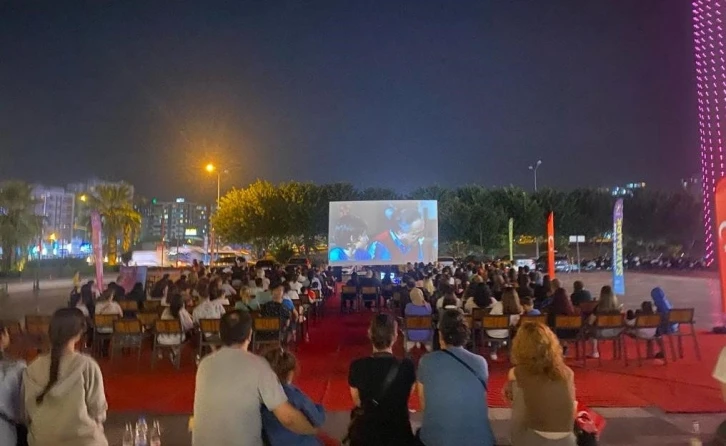 ’Dersimiz Atatürk’ filmi Sayapark ziyaretçileriyle buluştu
