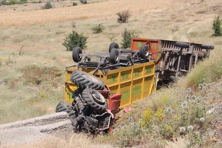 Devrilen traktör altında kalan sürücü öldü
