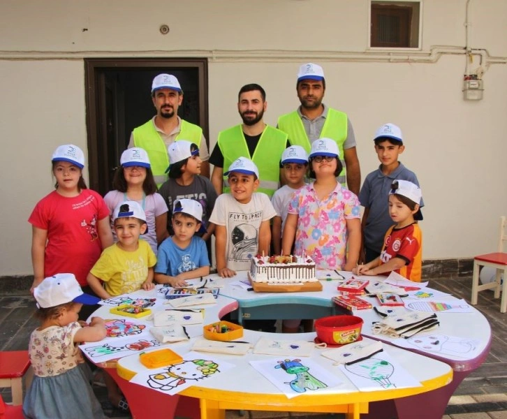 Dicle Gönüllüleri Mardin’de çocukları mutlu etti