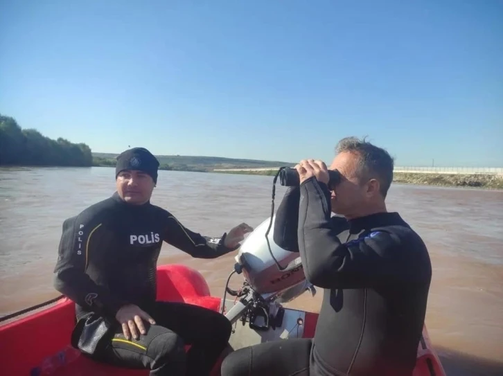 Dicle Nehri’nde 16 yaşındaki çocuğu arama çalışmaları 9’uncu gününde sürüyor
