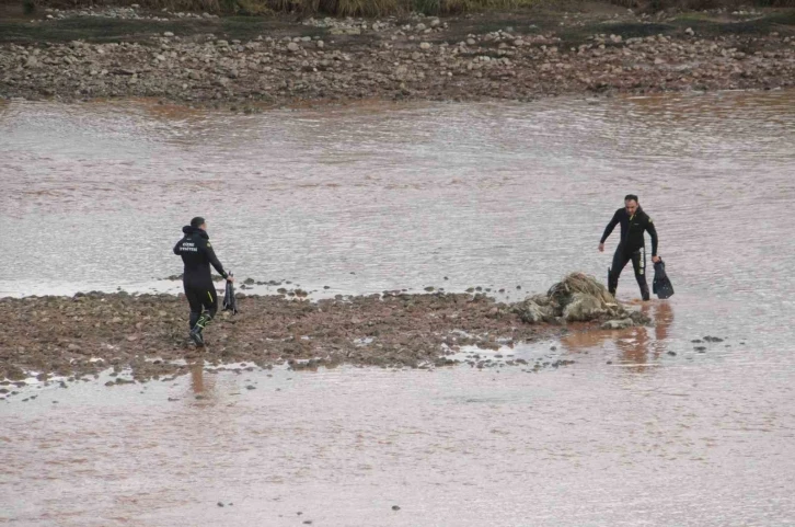 Dicle Nehri’nde kaybolduğu değerlendirilen çocuk aranıyor
