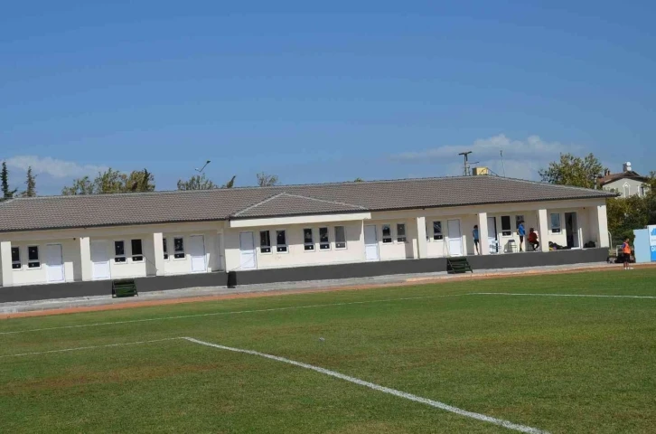 Didim Atatürk Stadı’nın yeni yapılan soyunma odaları ilk maça yetişti
