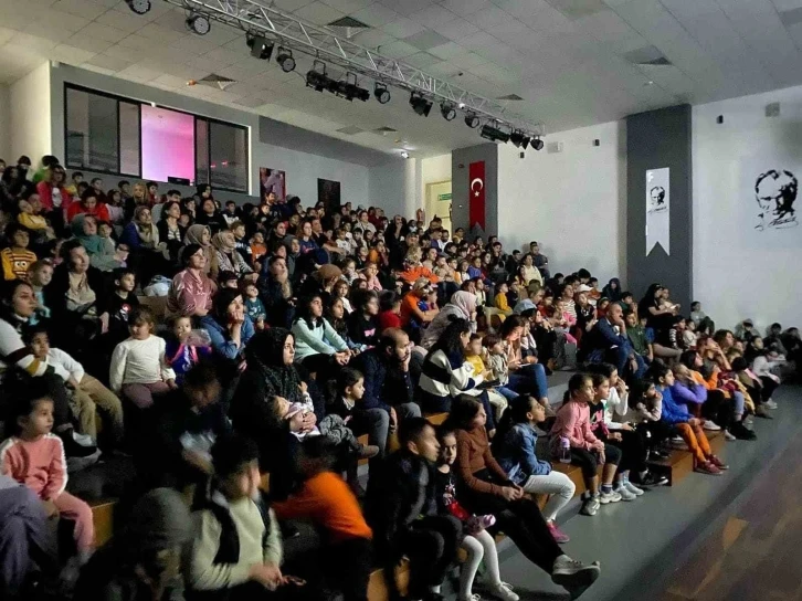 Didim’de çocuklar için sinema günleri devam ediyor
