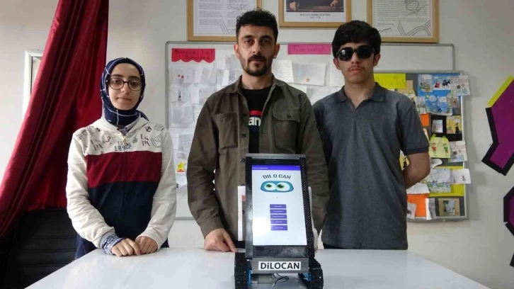 Dil bilgisi ve gramer eğitimi veren robot tasarladılar
