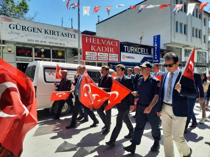 Dinar’da ‘Gençlik Yürüyüşü’
