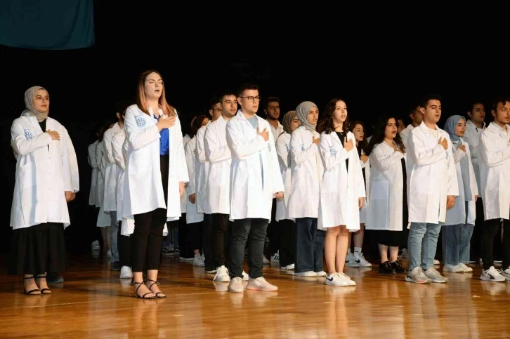 Diş Hekimliği Fakültesi’nde yeni akademik dönem başladı
