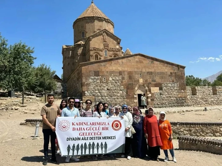 Diyadinli kursiyerler Van’ı gezdi
