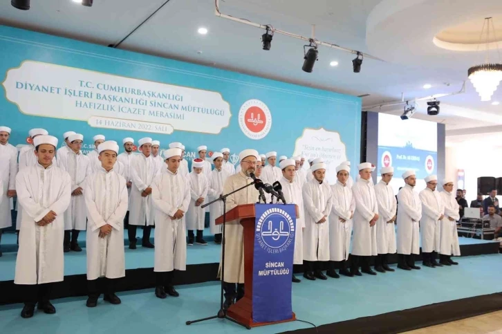 Diyanet İşleri Başkanı Erbaş, 110 hafızın icazet törenine katıldı
