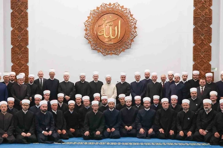 Diyanet İşleri Başkanı Erbaş: “Kur’an-ı Kerim’e ve Resulünün sünnetine sarılarak yürümeye devam ediyoruz”
