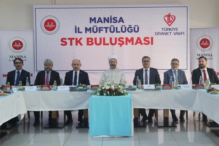 Diyanet İşleri Başkanı Erbaş, Manisa’da STK temsilcileri ile bir araya geldi
