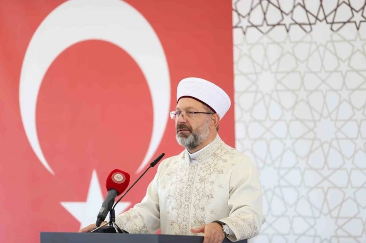 Diyanet İşleri Başkanı Erbaş: “Mevlid-i Nebi’nin heyecanının her yürekte hissedilmesi için elimizden gelen gayreti gösterelim”
