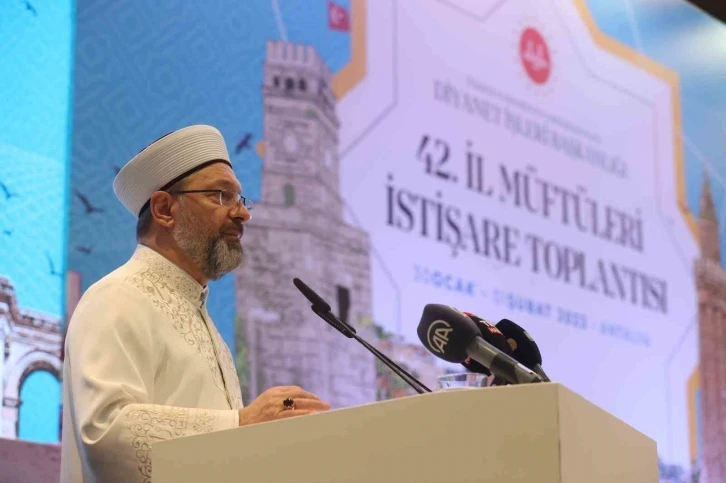 Diyanet İşleri Başkanı Erbaş: "İslam’a yapılan saldırılara karşı savunmayı son nefesimize kadar sürdüreceğiz"
