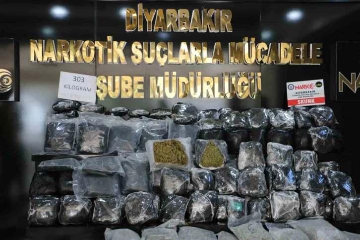 Diyarbakır’da 303 kilo skunk ele geçirildi
