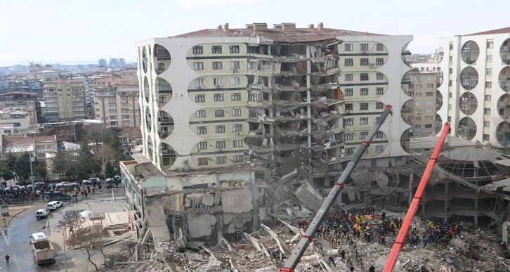 Diyarbakır'da Deprem Mağdurlarının Adalet Arayışı