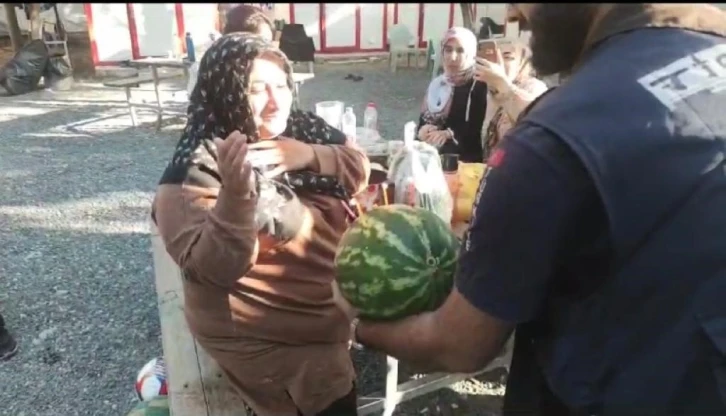 Diyarbakır’da kadın izciye karpuzlu doğum günü sürprizi
