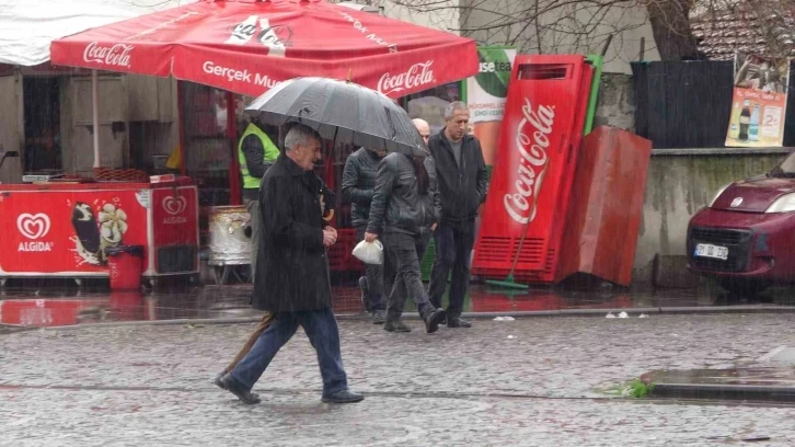 Diyarbakır’da kısa süreli sağanak yağış etkili oldu
