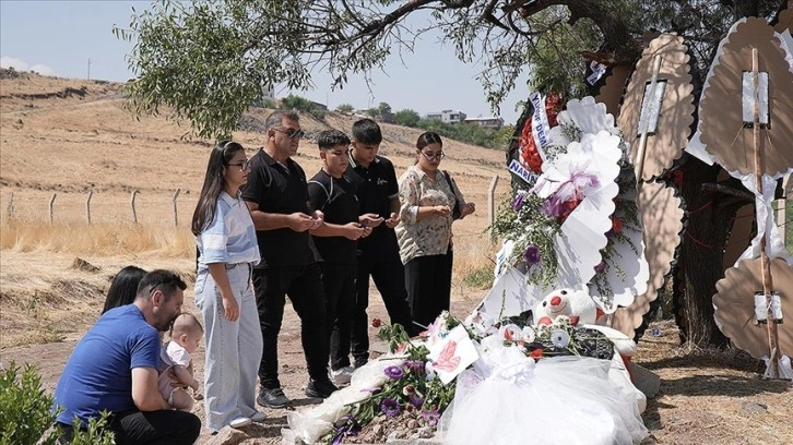 Diyarbakır'da Narin Güran'ın mezarına ziyaretler sürüyor