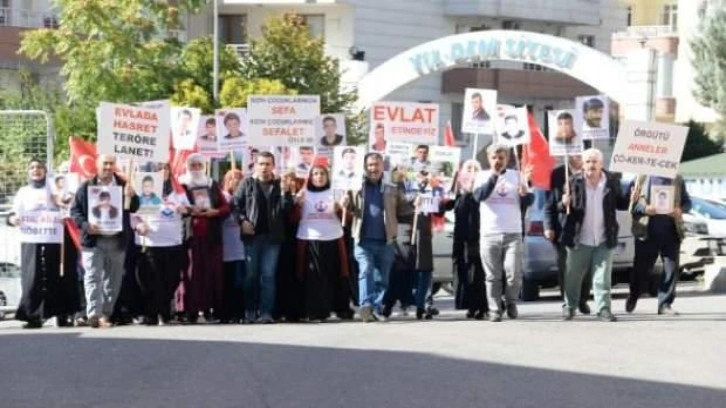 Diyarbakır'da evlat nöbeti tutan aile sayısı artıyor