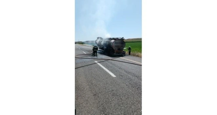 Diyarbakır’da faciadan dönüldü: Yakıt yüklü tanker alev aldı