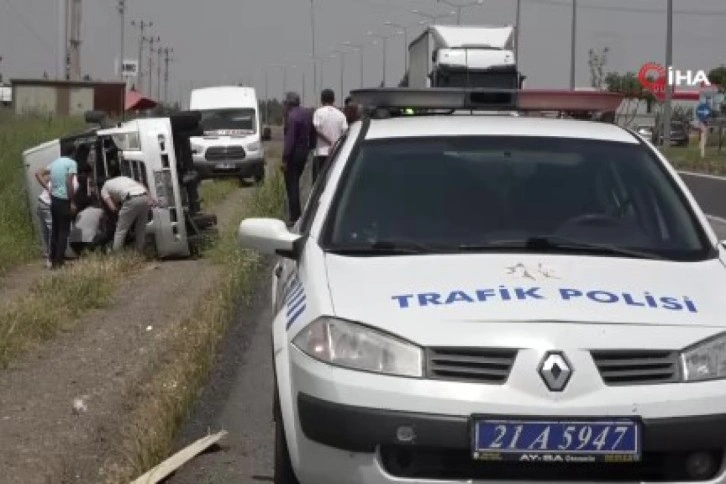 Diyarbakır’da minibüs şarampole yuvarlandı: 7 yaralı