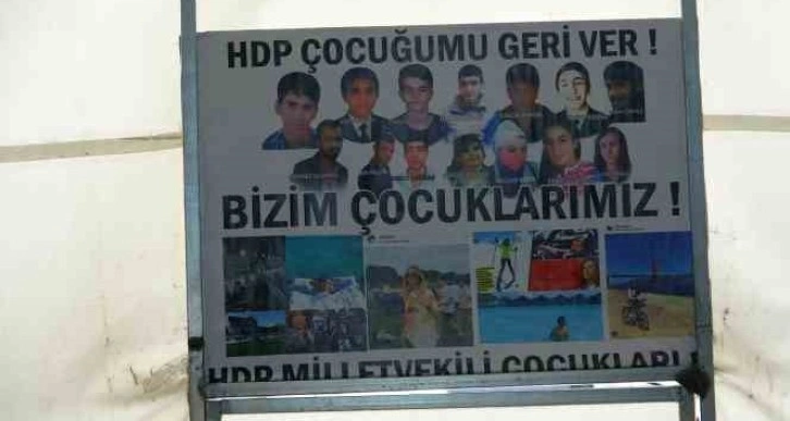 Diyarbakır’da PKK ve HDP mağduru ailelerin evlat nöbeti devam ediyor