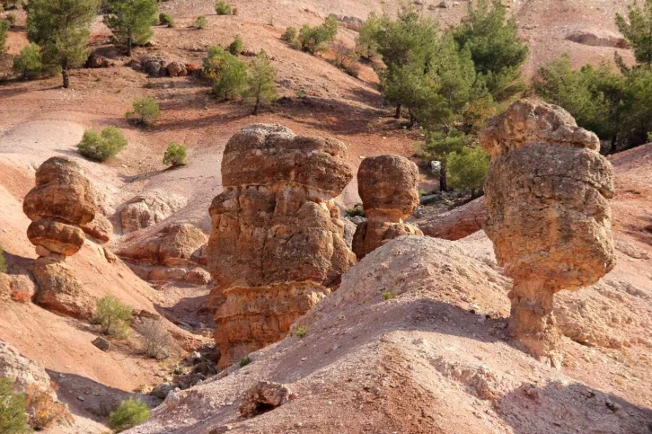 Doğa harikası ‘Kale Peri Bacaları’ turizme kazandırılmak isteniyor
