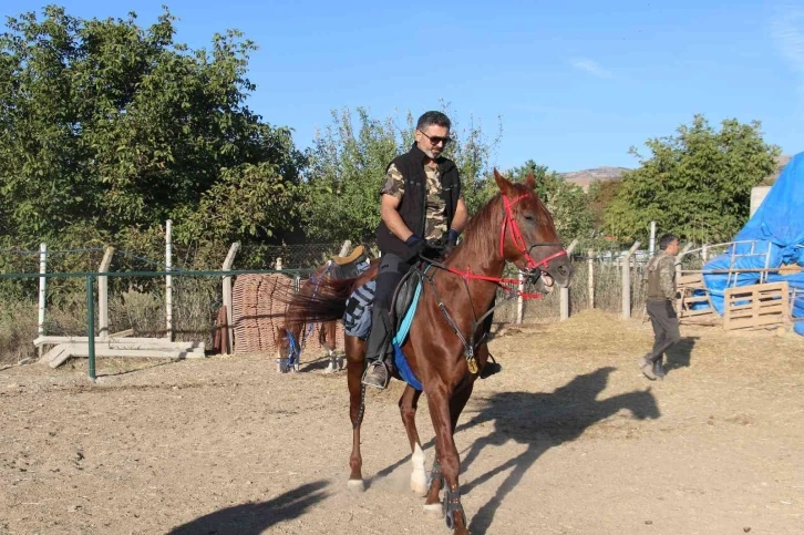 Doğa ve macera tutkunu 6 kişi, Ürgüplü Gazi Bekir Çavuş’u anmak için 6 gün sürecek bir yolculuğa çıktı
