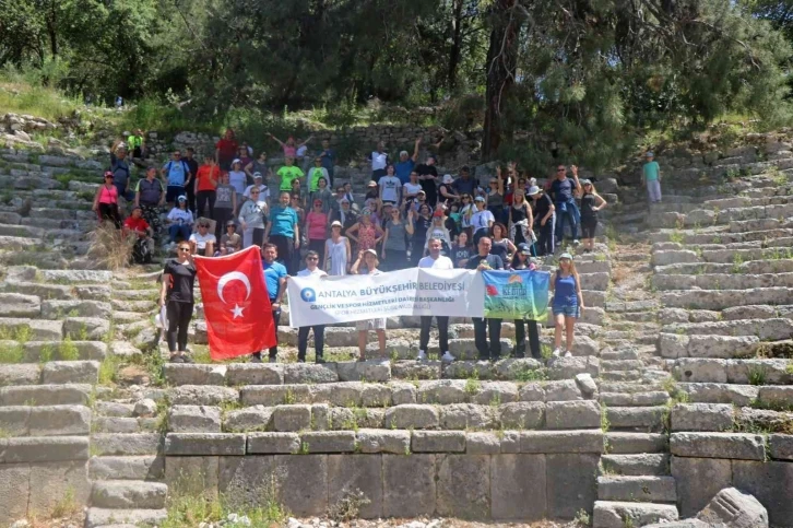 Doğaseverler tarihi Likya Yolu’nda yürüdü
