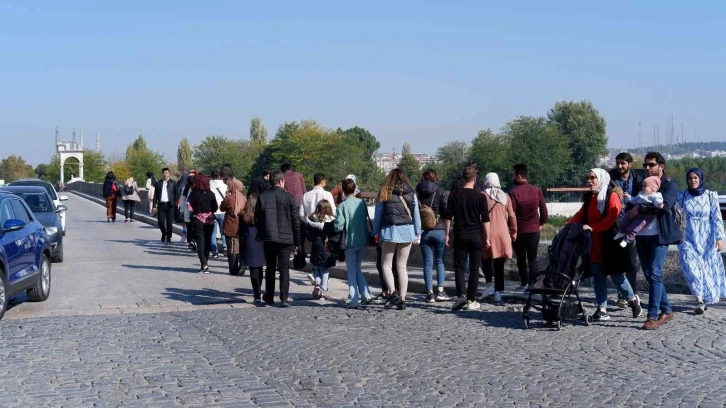 Doğu’da kar, Batı’da bahar, hem güneşin hem sonbaharın keyfini doyasıya yaşadılar
