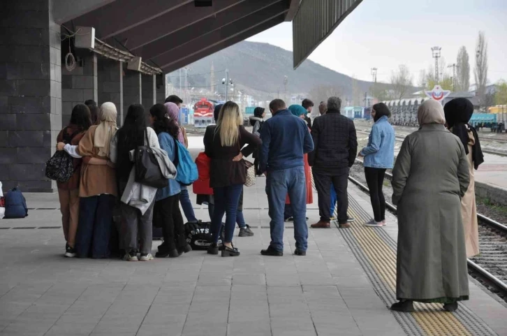 Doğu Ekspresi’nde bayram yoğunluğu
