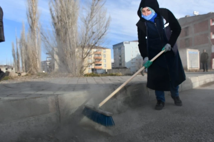 Doğubayazıt sokakları temizleniyor
