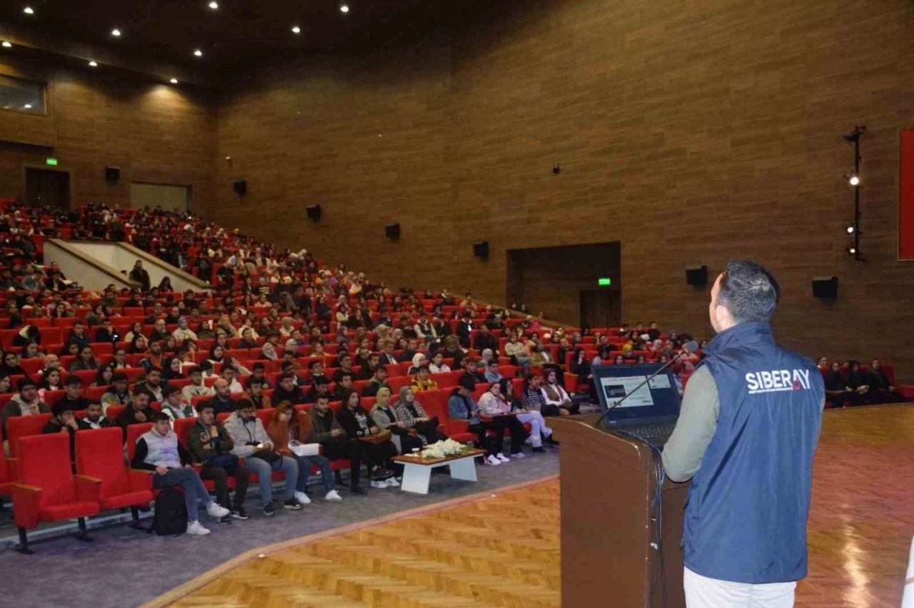 Dolandırıcıların hedefi öğrenciler: Burs tuzağına dikkat!
