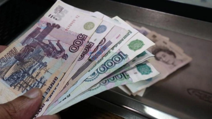 Doların etkisini kırmak için harekete geçtiler! Ruble ve riyal kullanılacak