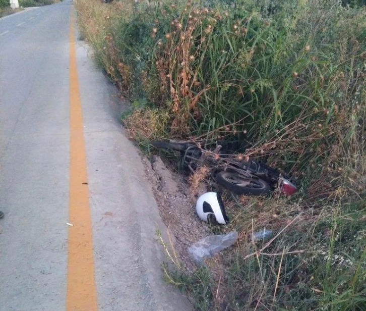 Domuza çarpan motosiklet sürücüsü ölümden döndü
