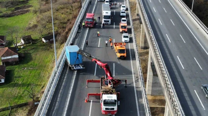 Dorse kaldırıldı, otoyol trafiğe açıldı
