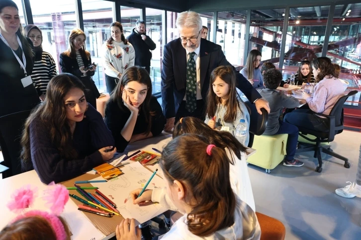 DOST Projesi’ne katılan çocuklar tasarımlara başladı
