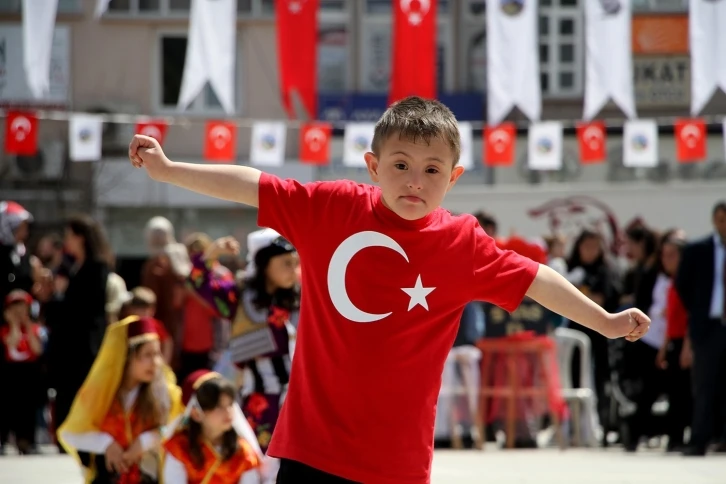 Down sendromlu Talha, 23 Nisan’ın ilgi odağı oldu
