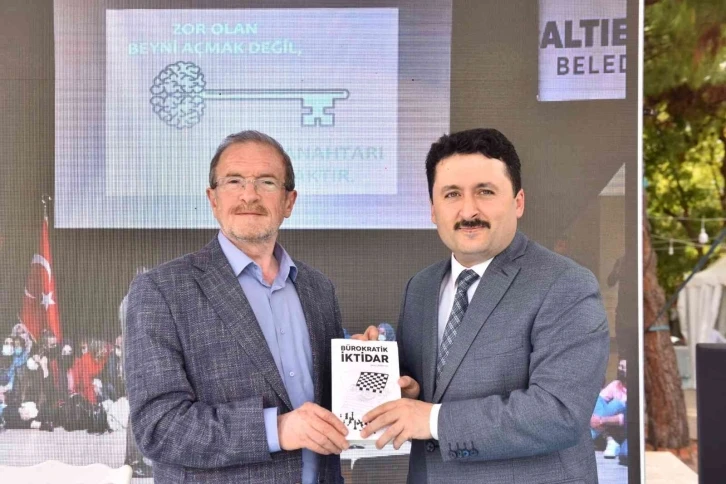 Dr. Ali Osman Sali’den imza günü
