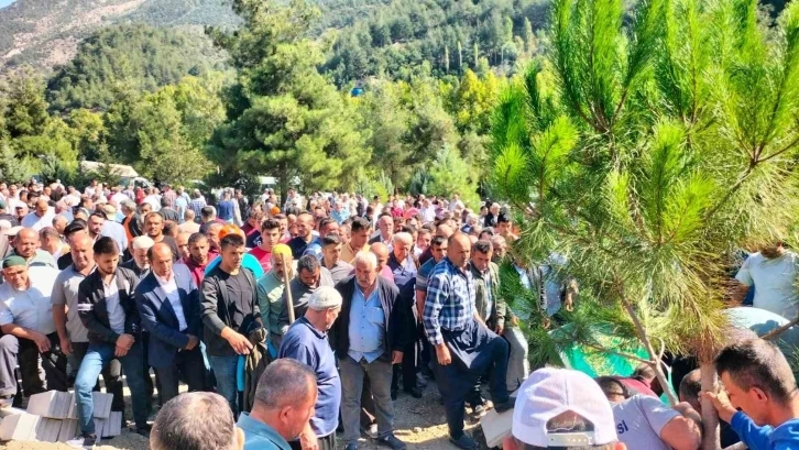 Düğün evini cenaze evine çeviren kazada vefat edenler toprağa verildi
