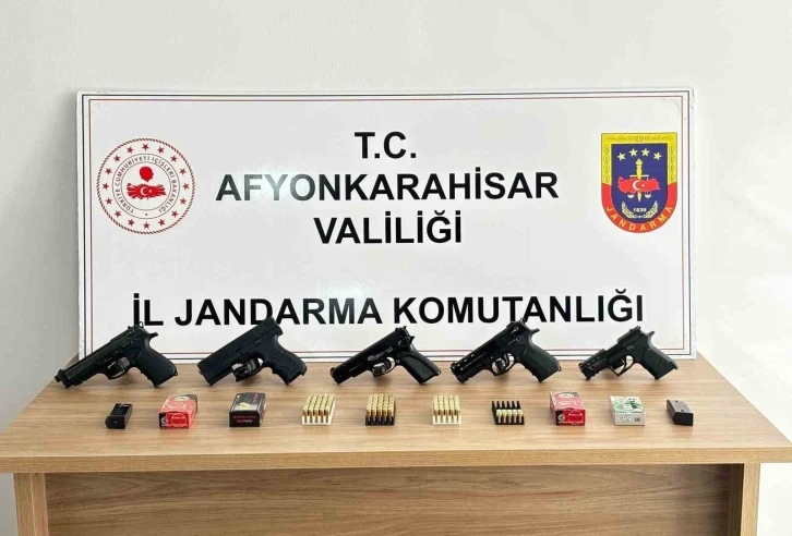 Düğünde havaya ateş açan magandalar silahlarıyla birlikte yakalandı
