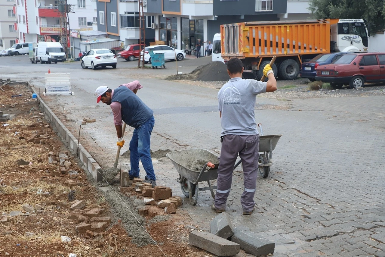 Dulkadiroğlu’nda kilit parke çalışması
