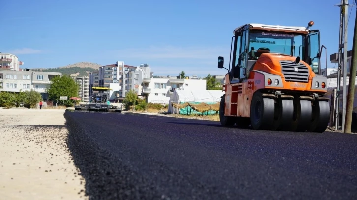 Dumlupınar caddesinde asfalt çalışması
