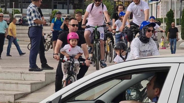 Dünya Bisiklet Günü’nü ve Çevre Haftası’nı pedal çevirerek kutladılar

