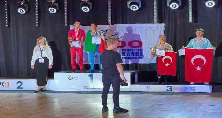 Dünya Karayip Dans Şampiyonası’nda Adanalı 7 sporcu madalya aldı